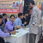 दिव्यांगों के सशक्तिकरण की दिशा में सराहनीय पहल: प्राज्ञ कॉलेज के विद्यार्थियों ने निभाई सेवाभावी भूमिका