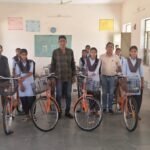 राजकीय उच्च माध्यमिक विद्यालय मीणो का नयागांव में साइकिल वितरण समारोह, 9वीं की 11 छात्राओं को मिला नया संबल, पढ़ाई के प्रति बढ़ा उत्साह