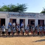 बिसुदनी के राजकीय उच्च  माध्यमिक विद्यालय में 17 छात्राओं को मिली