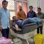 दुर्लभ ओ-नेगेटिव रक्तदान कर रक्तवीर अनुराग शर्मा ने बचाई कैंसर पीड़ित महिला की जान