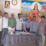 वरिष्ठ सहायक से सहायक प्रशासनिक अधिकारी बने नरेश कुमावत,विद्यालय में हुआ अभिनंदन